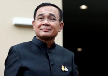 Thai protesters demand PM resign amid surge in Covid-19 cases