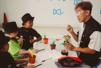 Meet Singapore's magician dad who has been casting the happy spell in children's lives