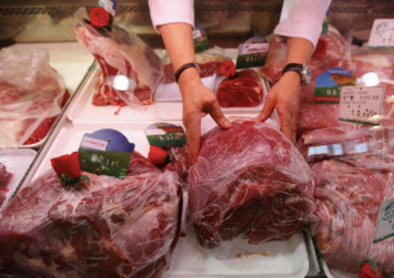 Eating lots of meat tied to higher risk of liver disease