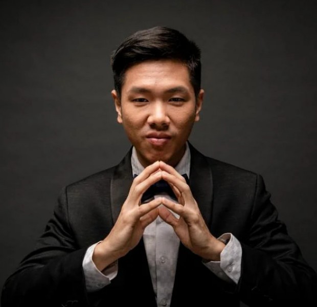 30-year-old Singaporean pianist goes from living on the streets to becoming Steinway Artist